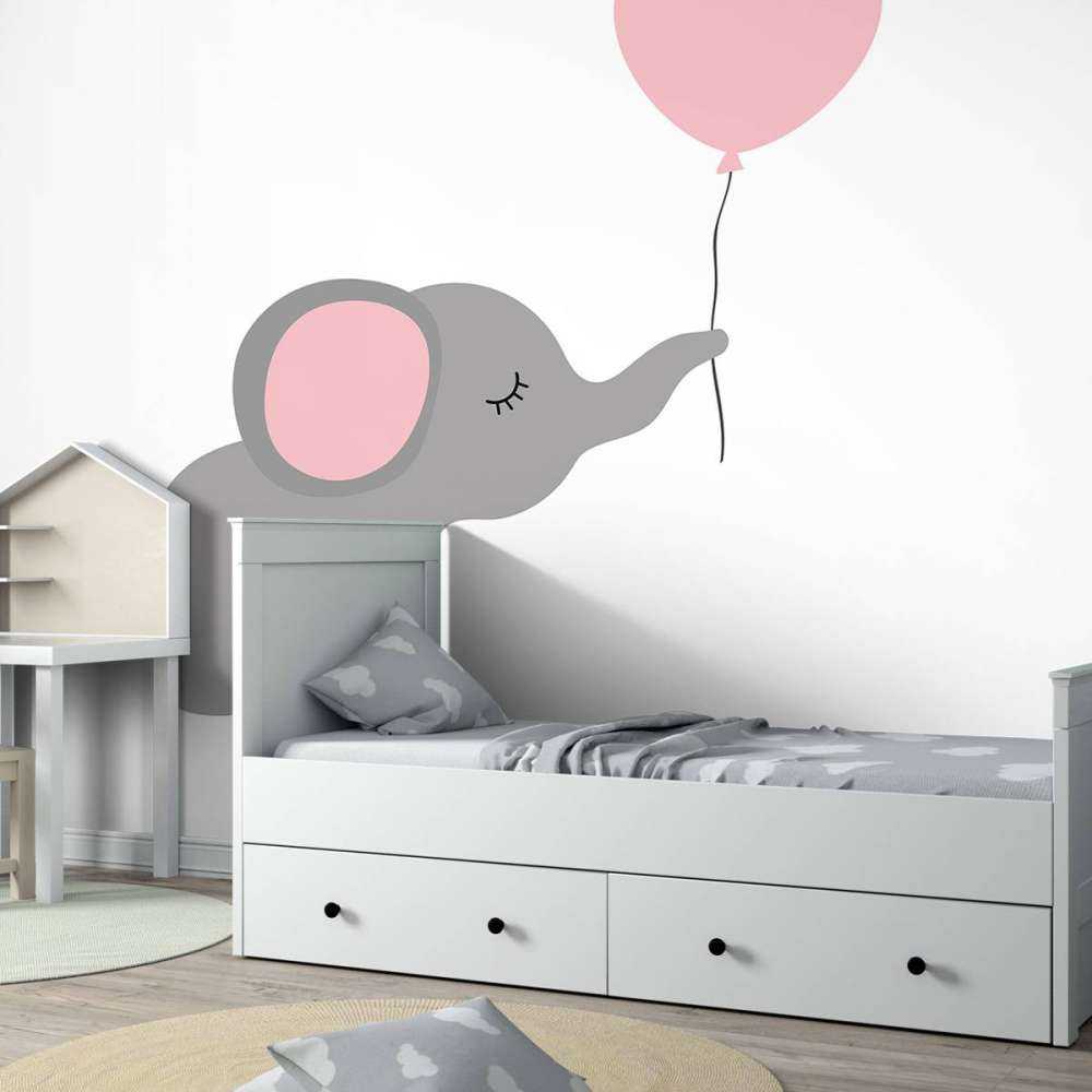 Olifant met een hartvormige ballon