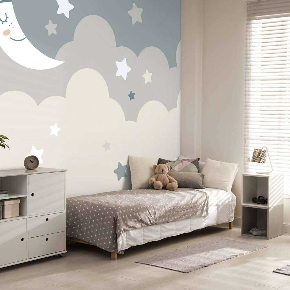 Maan met sterren in de wolken