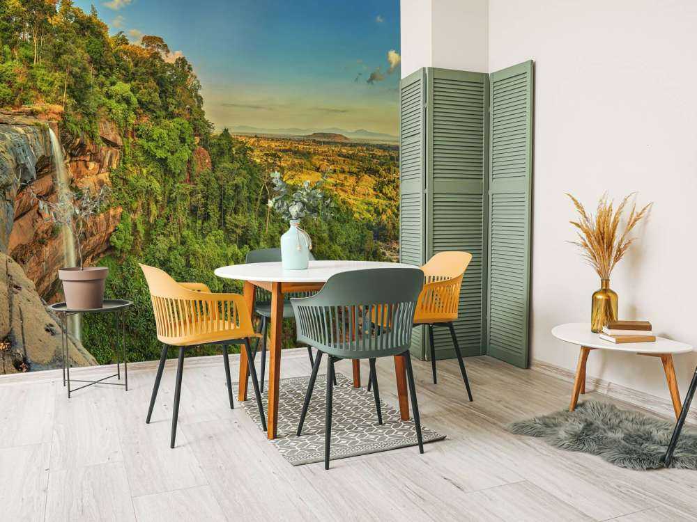 Waterval bij een klif