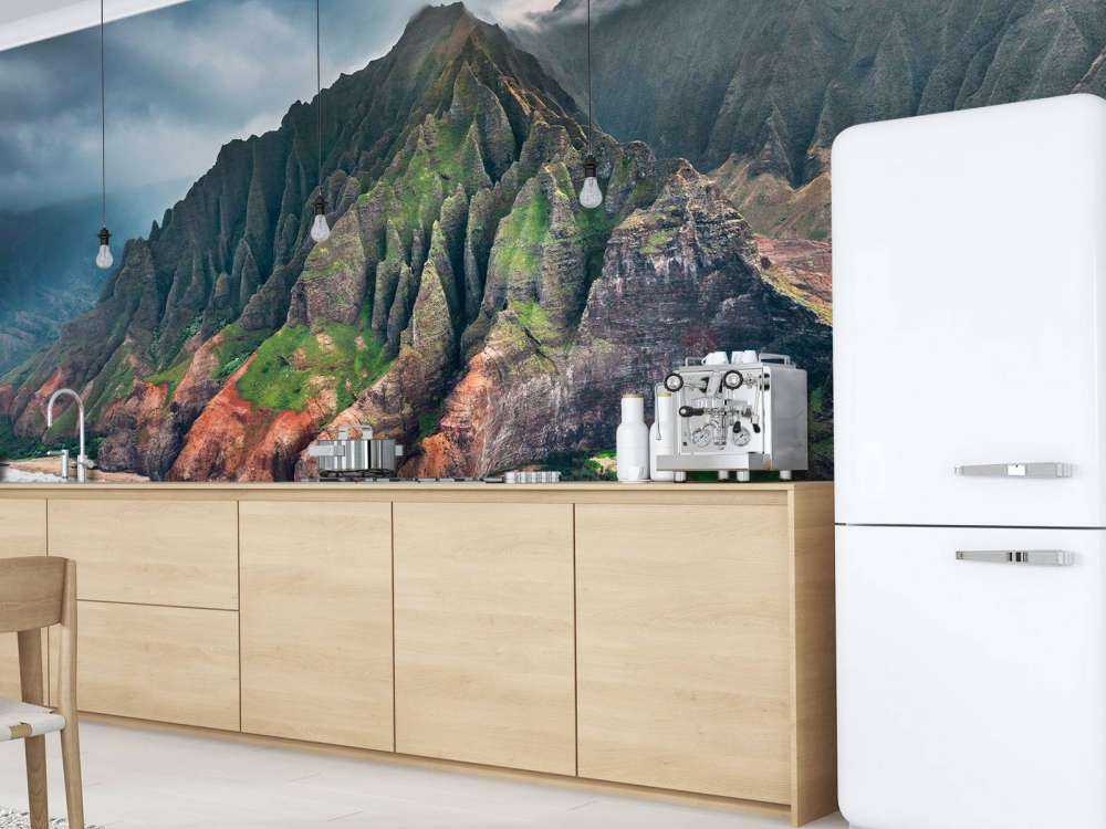 Dramatische kliffen aan turquoise kust