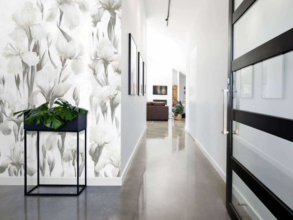 Irises Dance Seamless Warm Beige