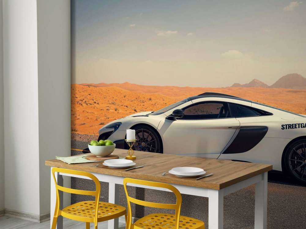 McLaren 675LT in de woestijn