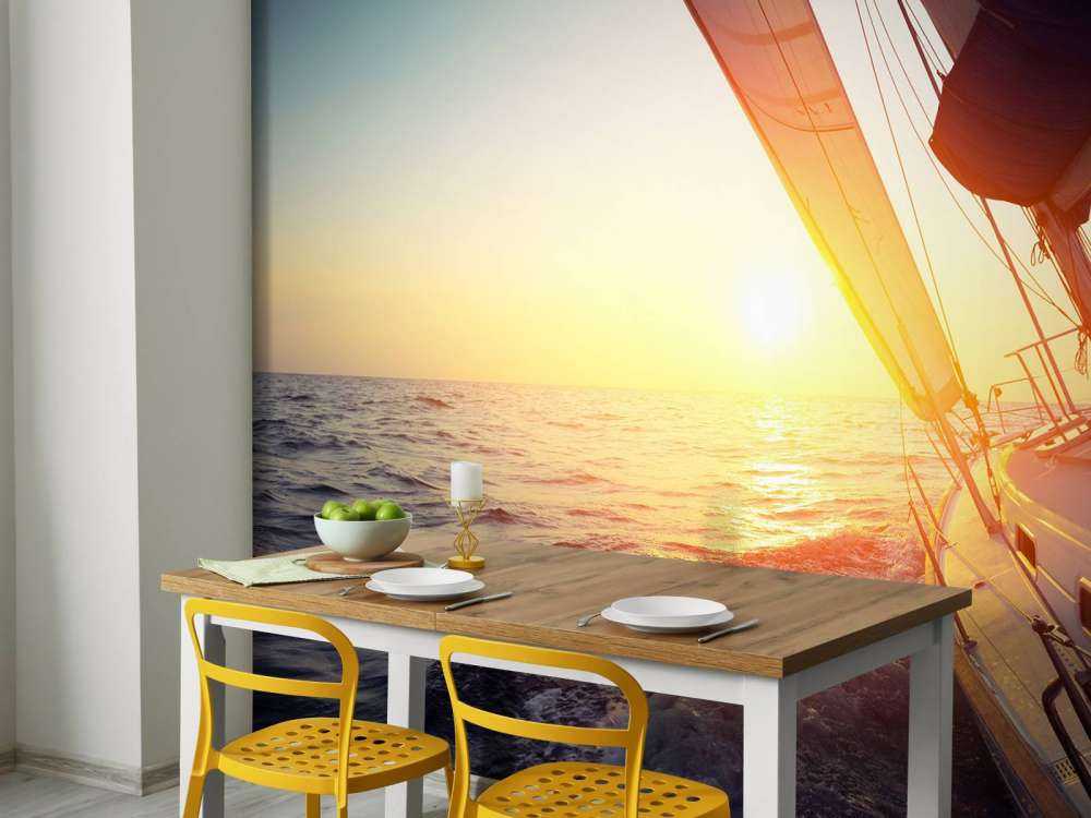 Zeilboot bij zonsondergang