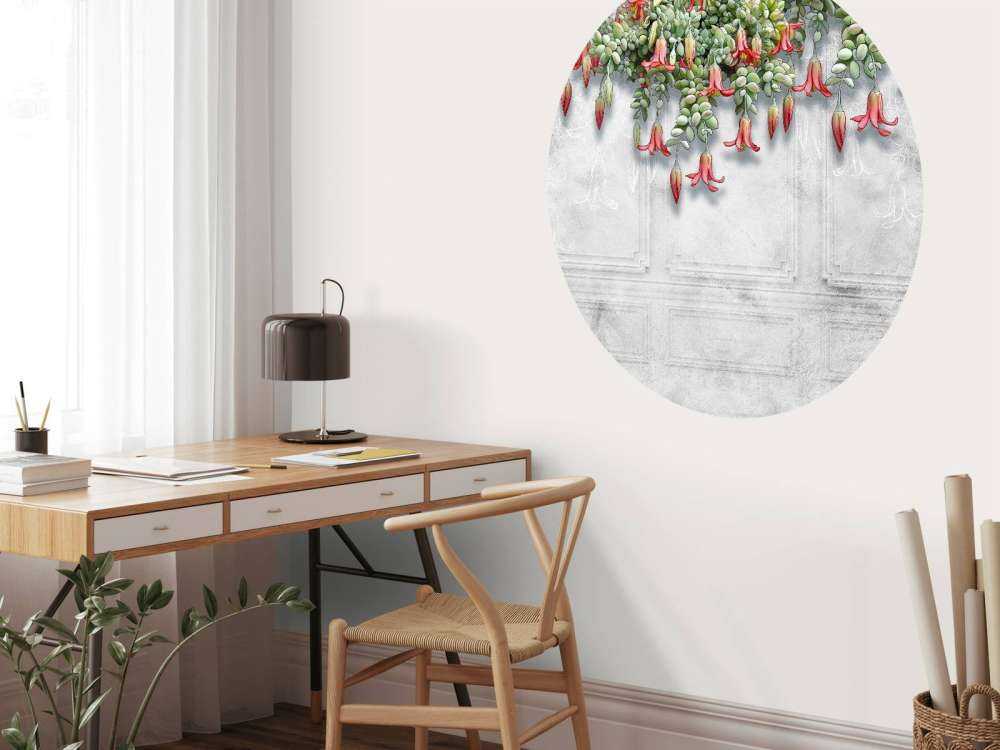 Exotische bloemen op beton