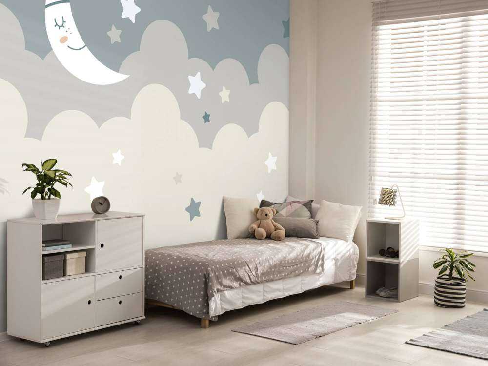 Maan met sterren in de wolken