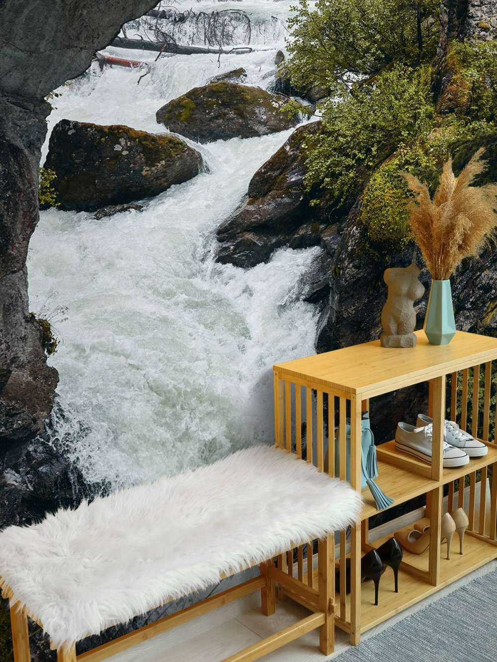 Brug bij een waterval