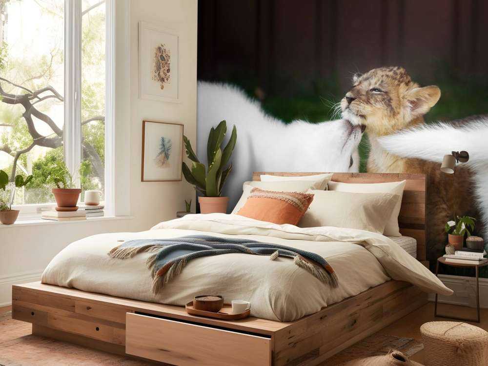 Welpje speelt met Zwitserse witte herders