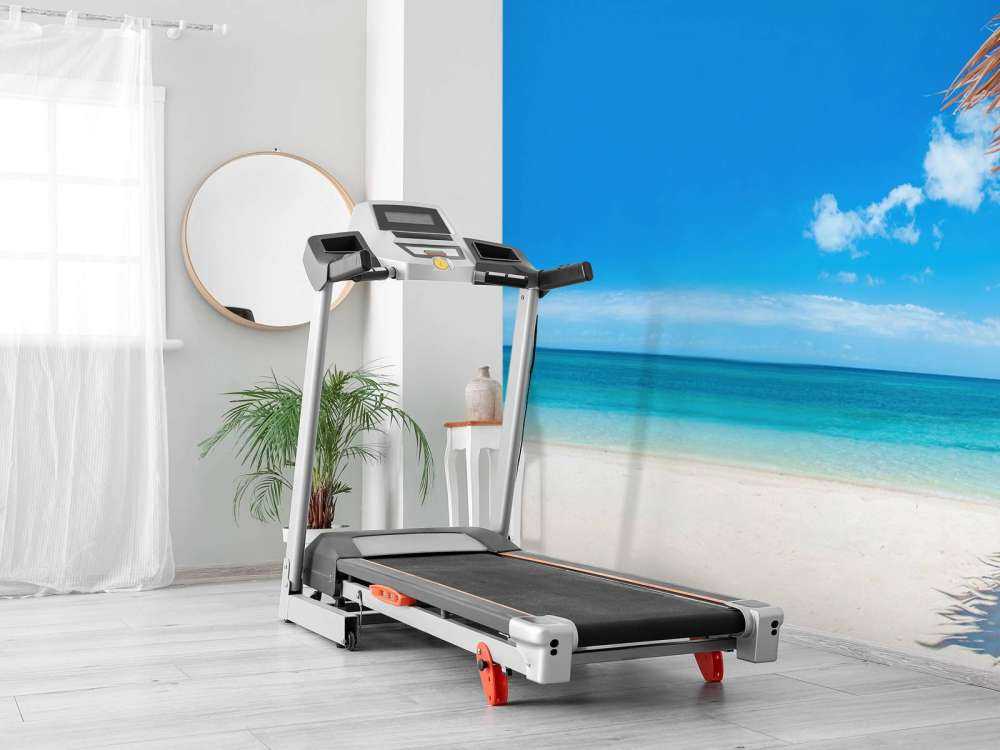 Ligstoelen op het strand