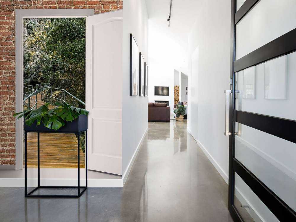 Bosbrug tussen rots en groen