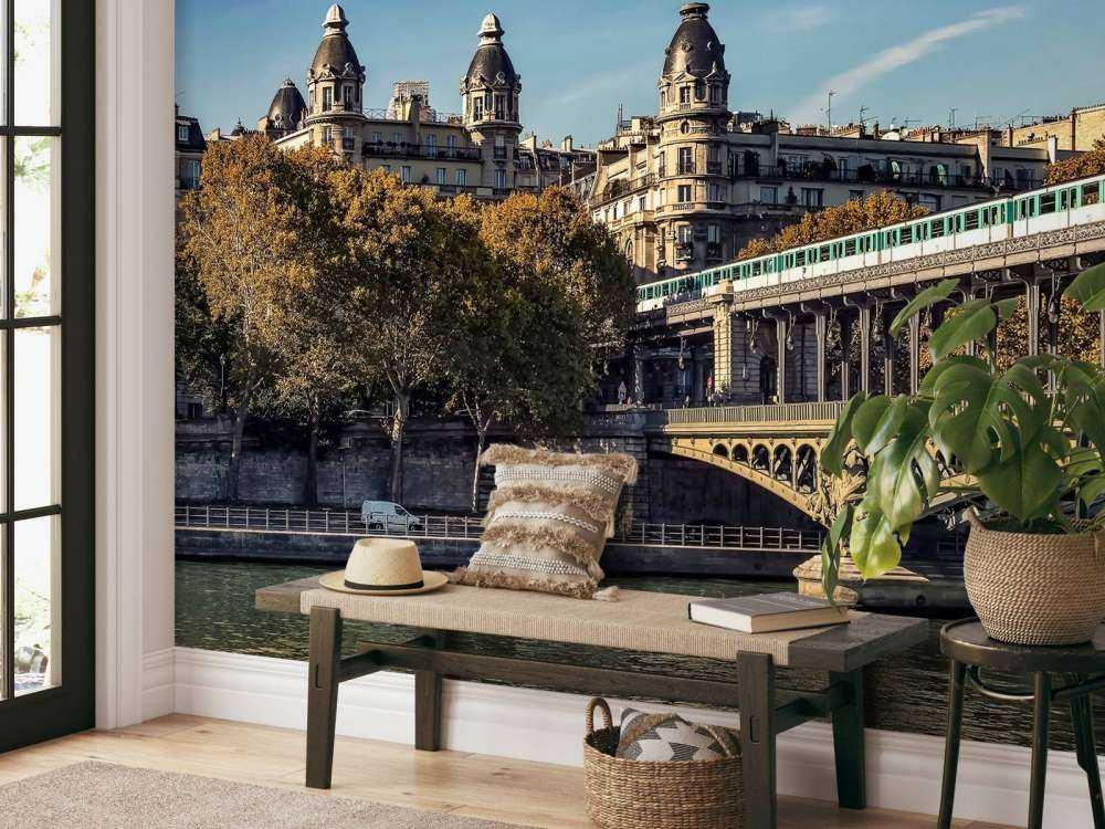 Klassieke stadspoort over de Seine