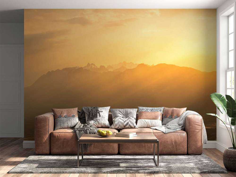 Gouden zonlicht over bergvallei