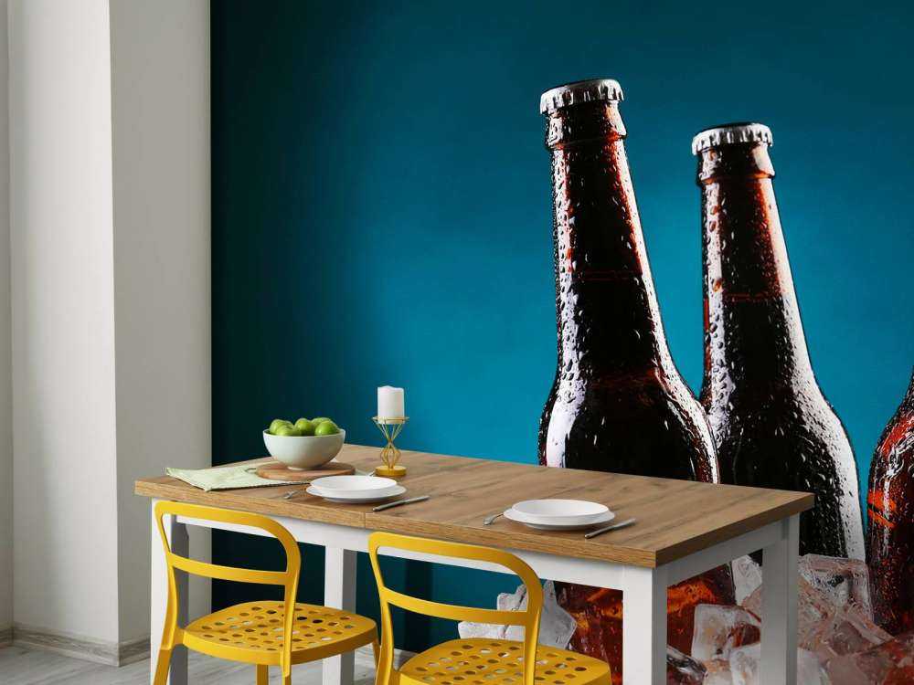 Bruine bierflesjes in ijs