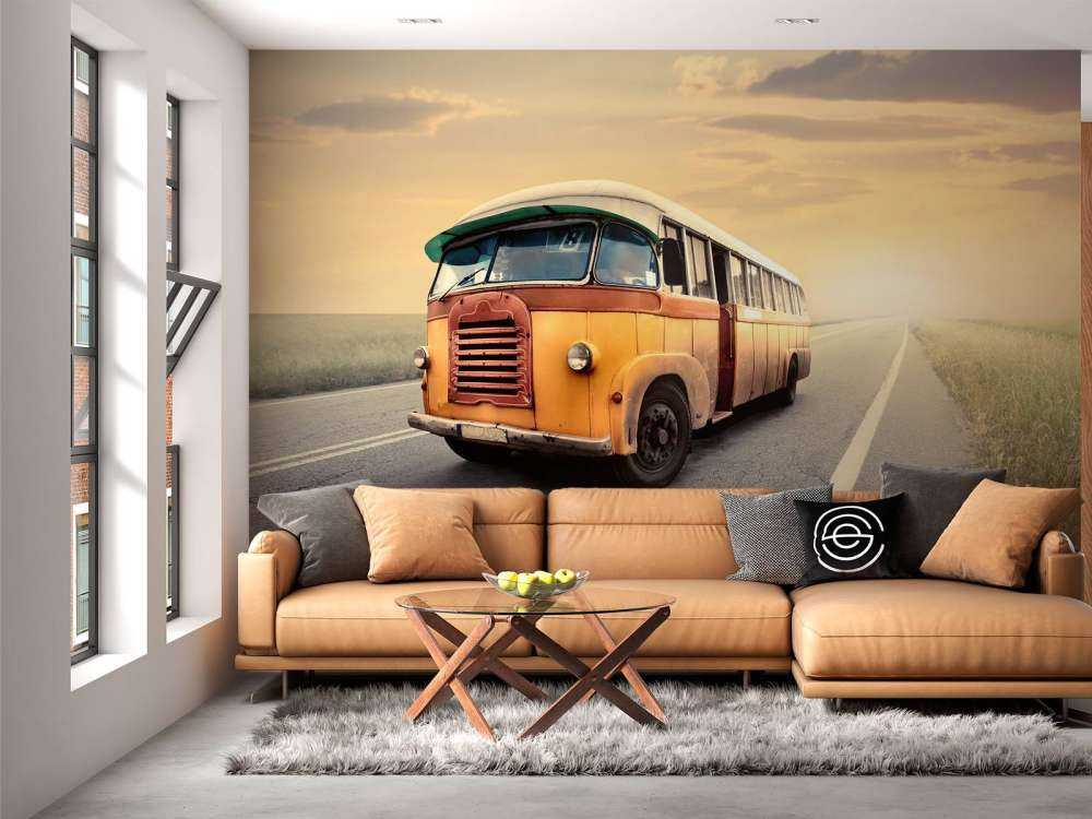 Bus op een verlaten weg