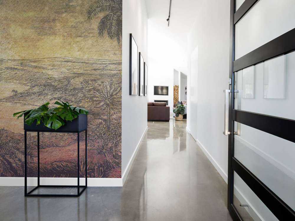 Tropisch rivierlandschap bij zonsondergang