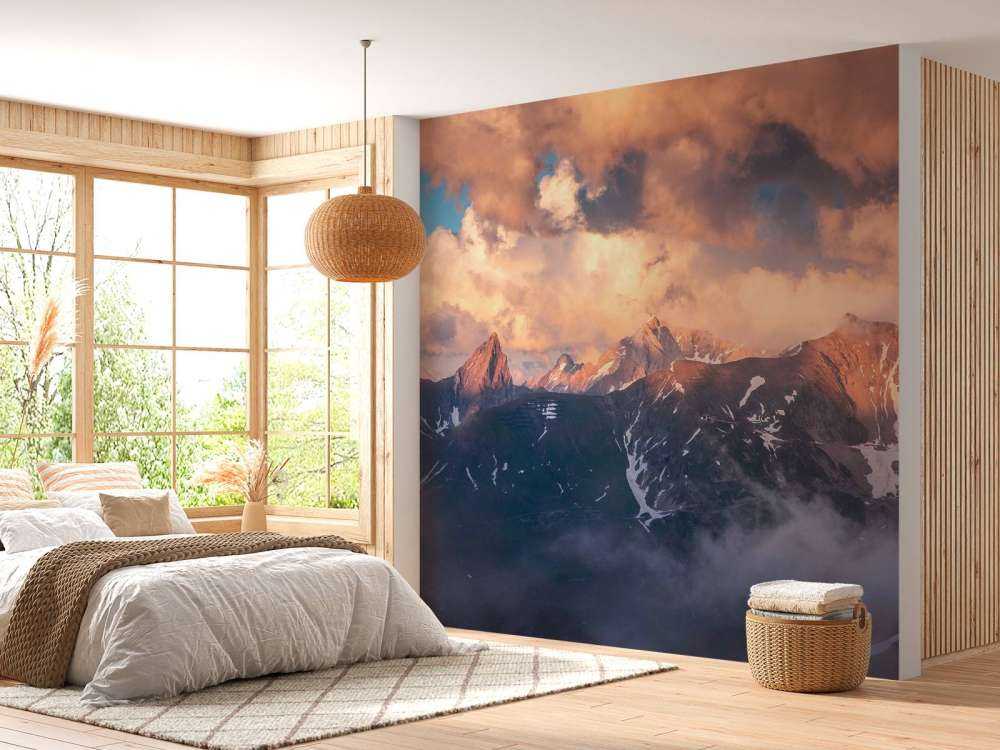 Avondlicht op bergkam