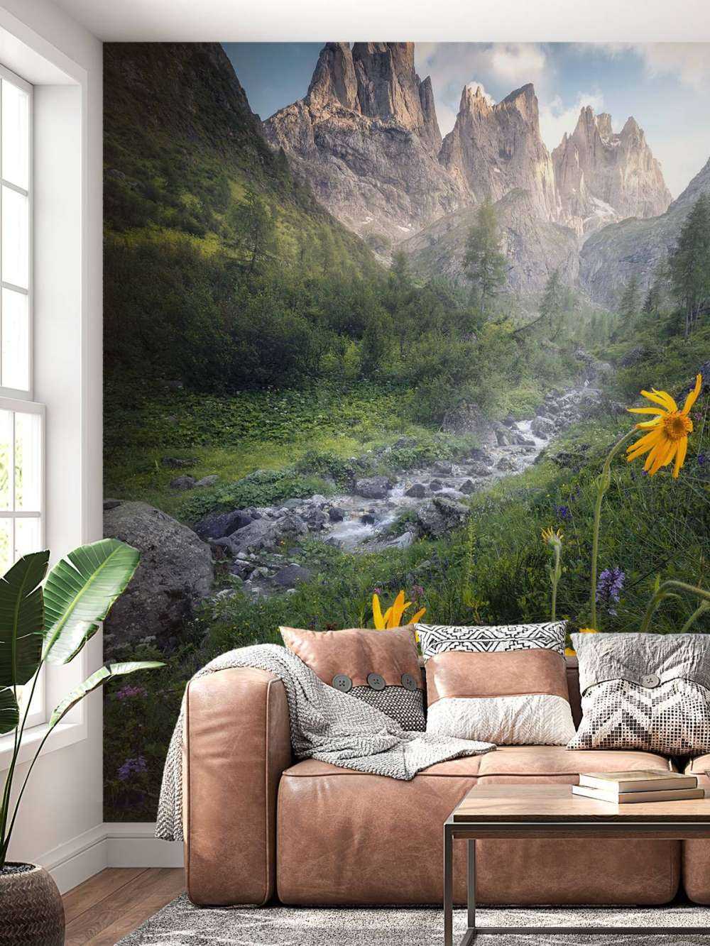 Gele Alpenbloemen in Bergvallei