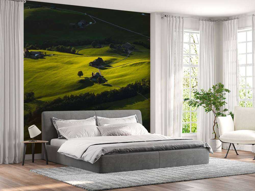 Glooiende heuvels bij avondlicht