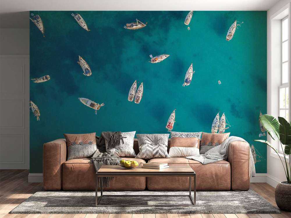 Droneshot van een groep verankerde boten