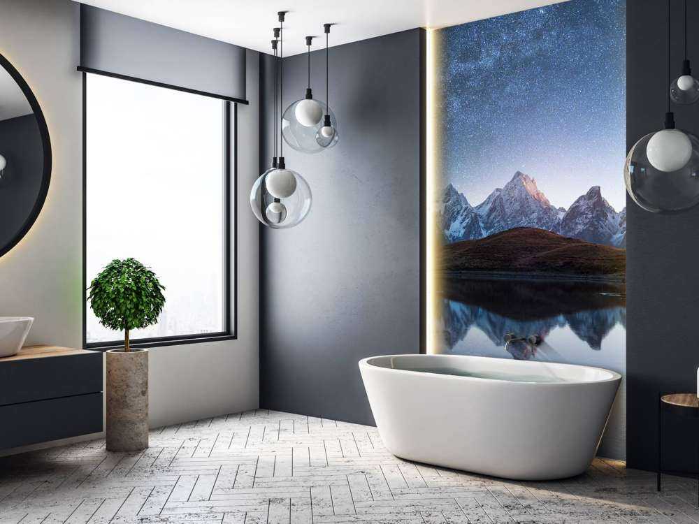 Bergen met sneeuw bij nacht