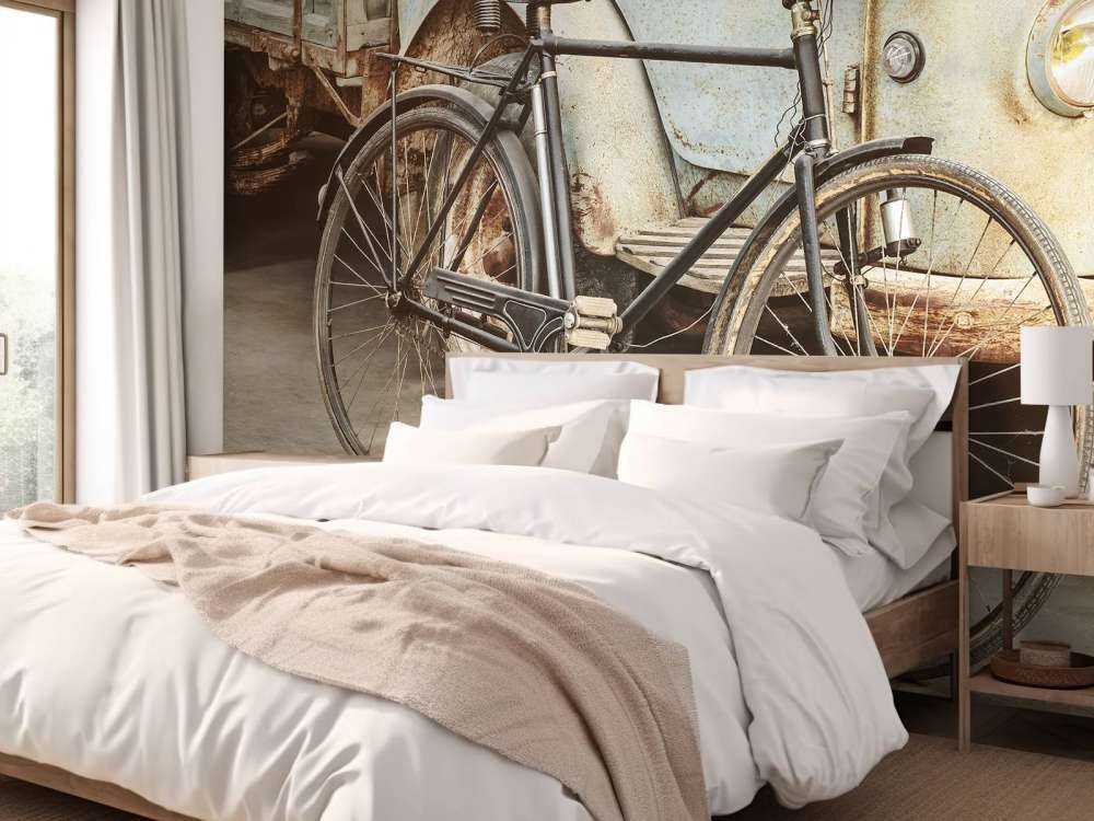 Retro oude fiets met vrachtwagen