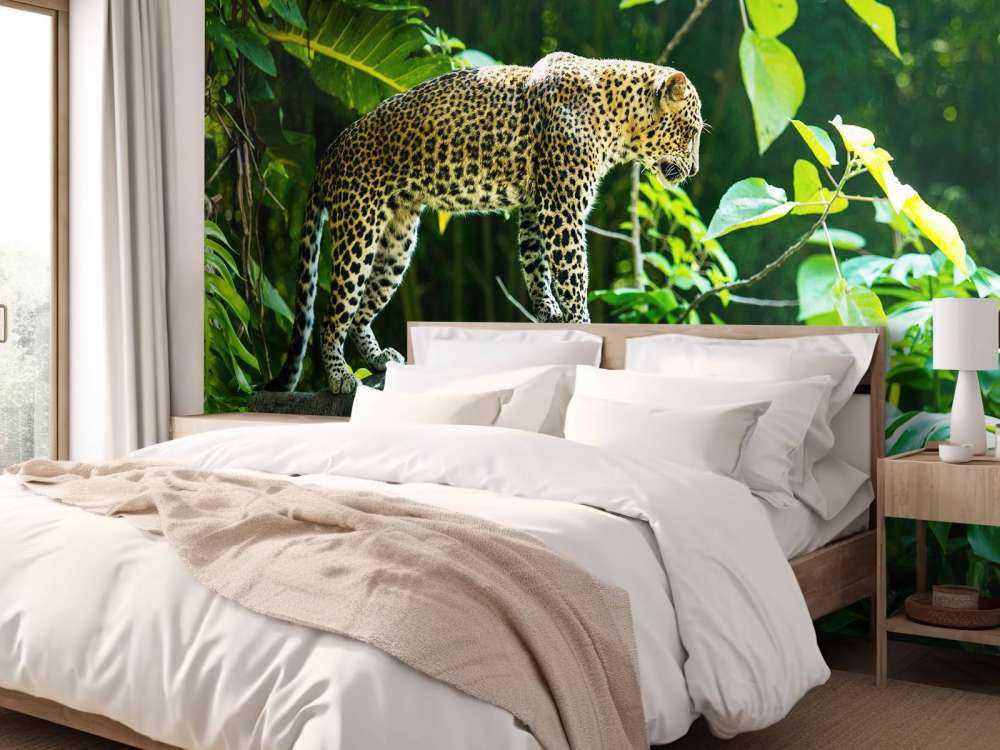 Luipaard op een rotswand