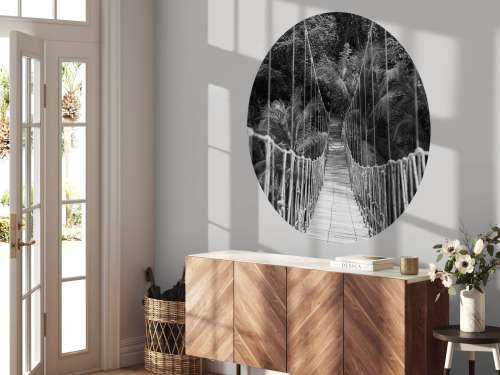 Houten brug tussen de palmbomen