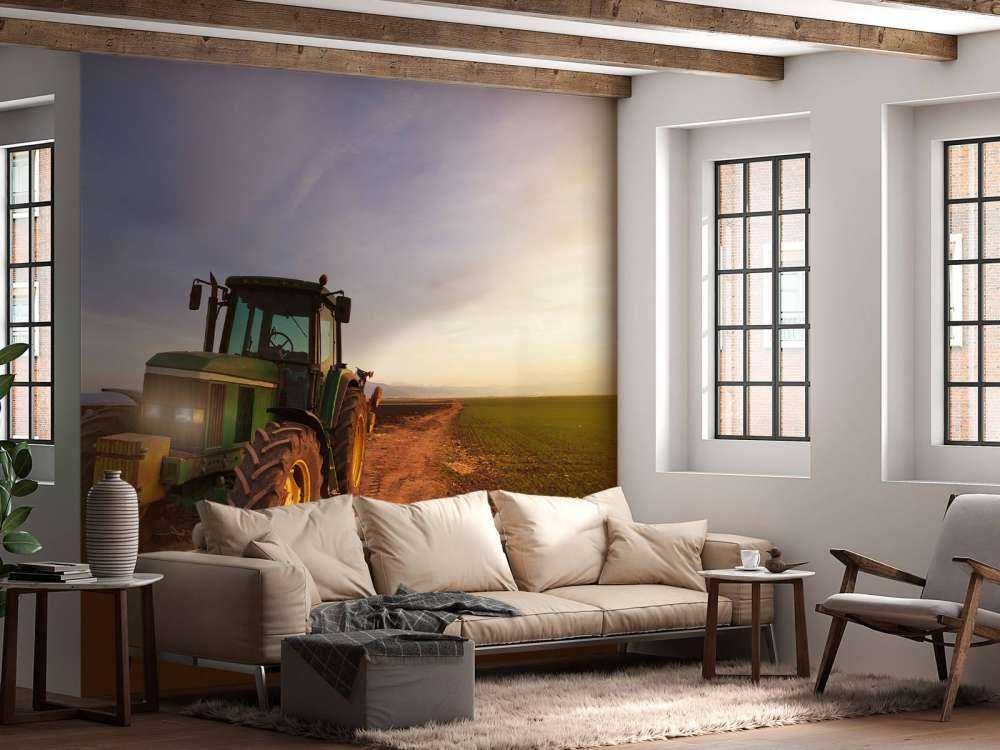 Tractor op een landweg