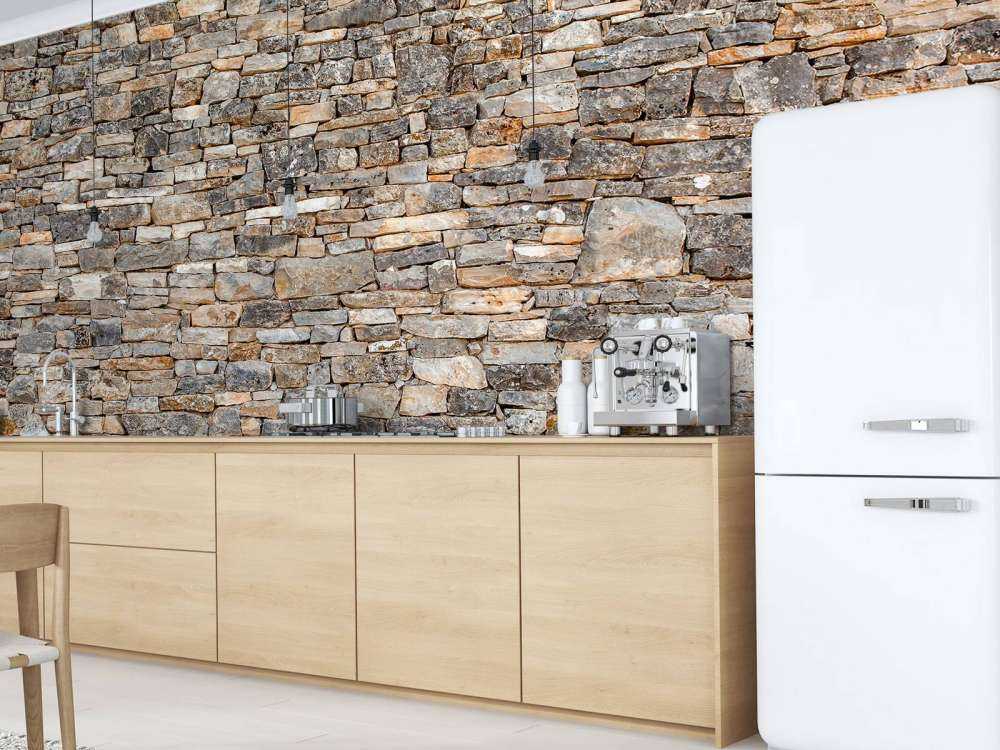 Muur van kleurrijke keien