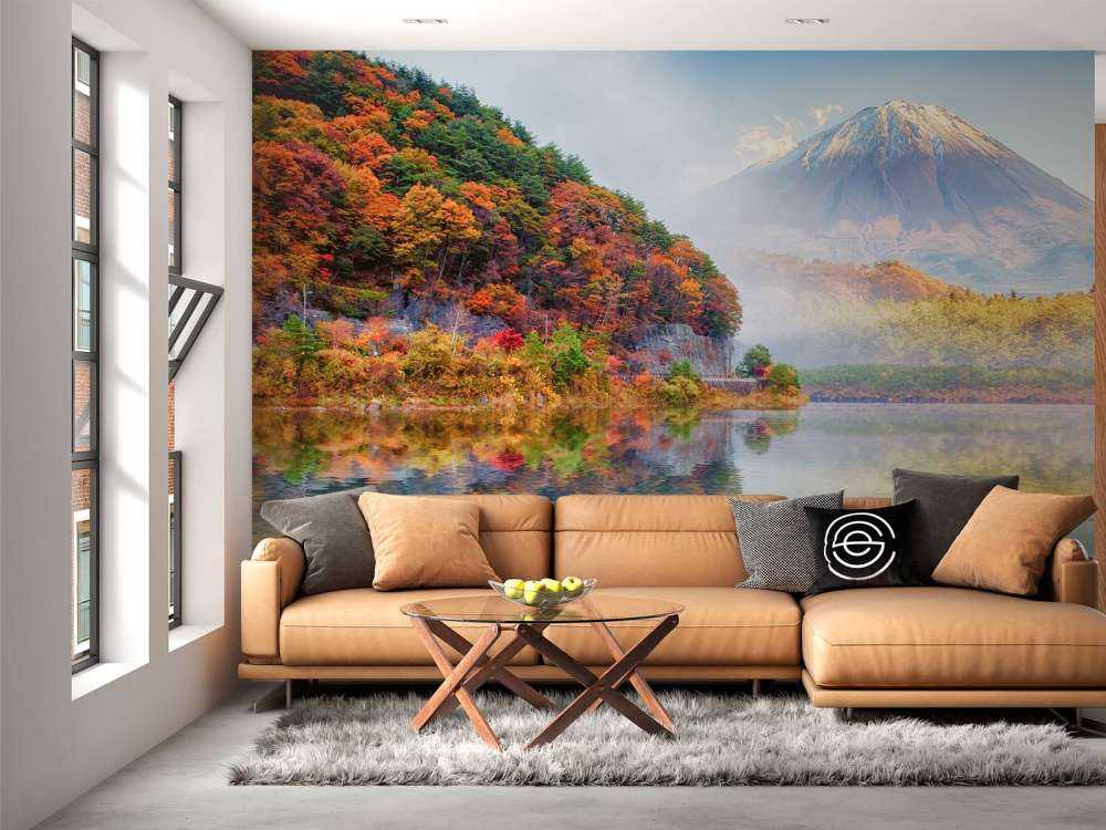 Helder blauw meer met een vulkaan op de achtergrond