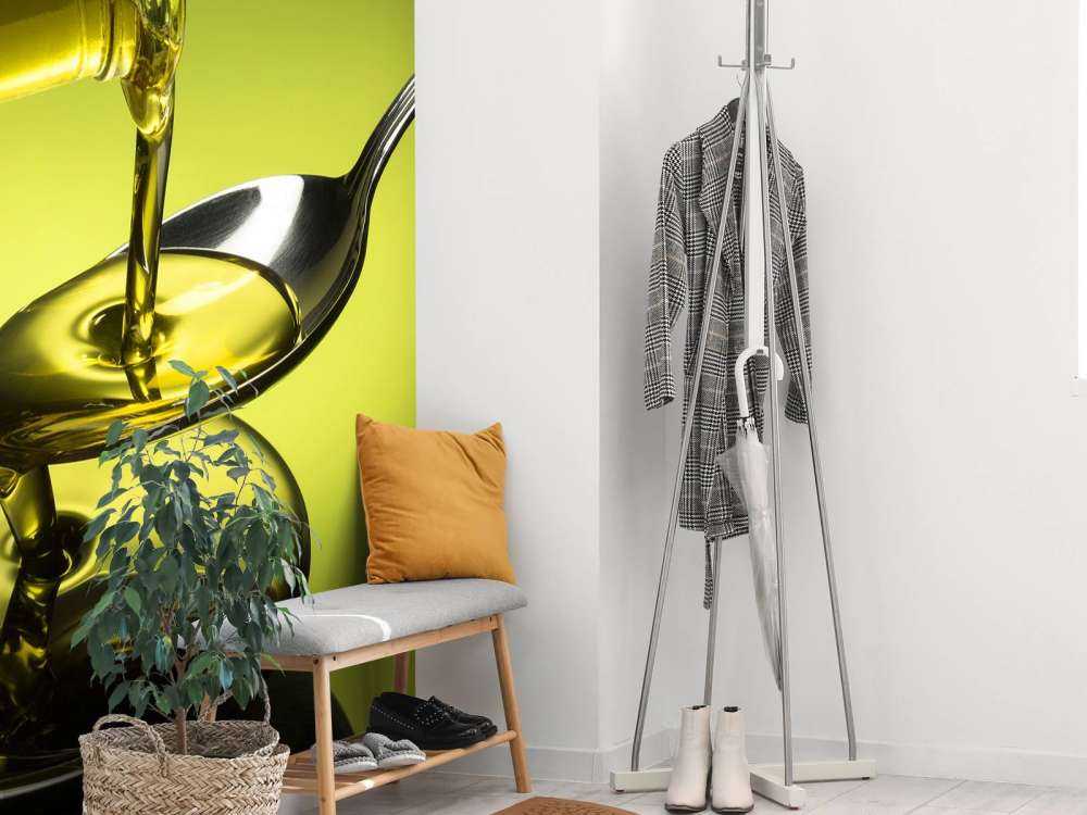 Olie gegoten op een lepel