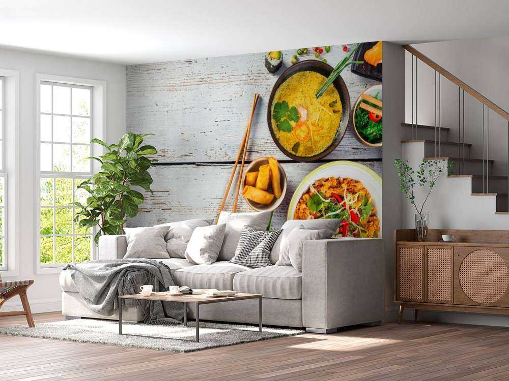 Aziatische gerechten op een houten tafel