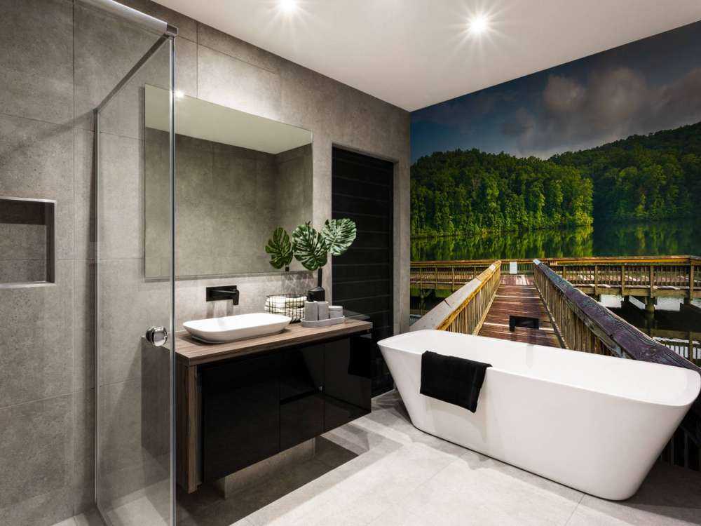 Pier op een rustgevend meer