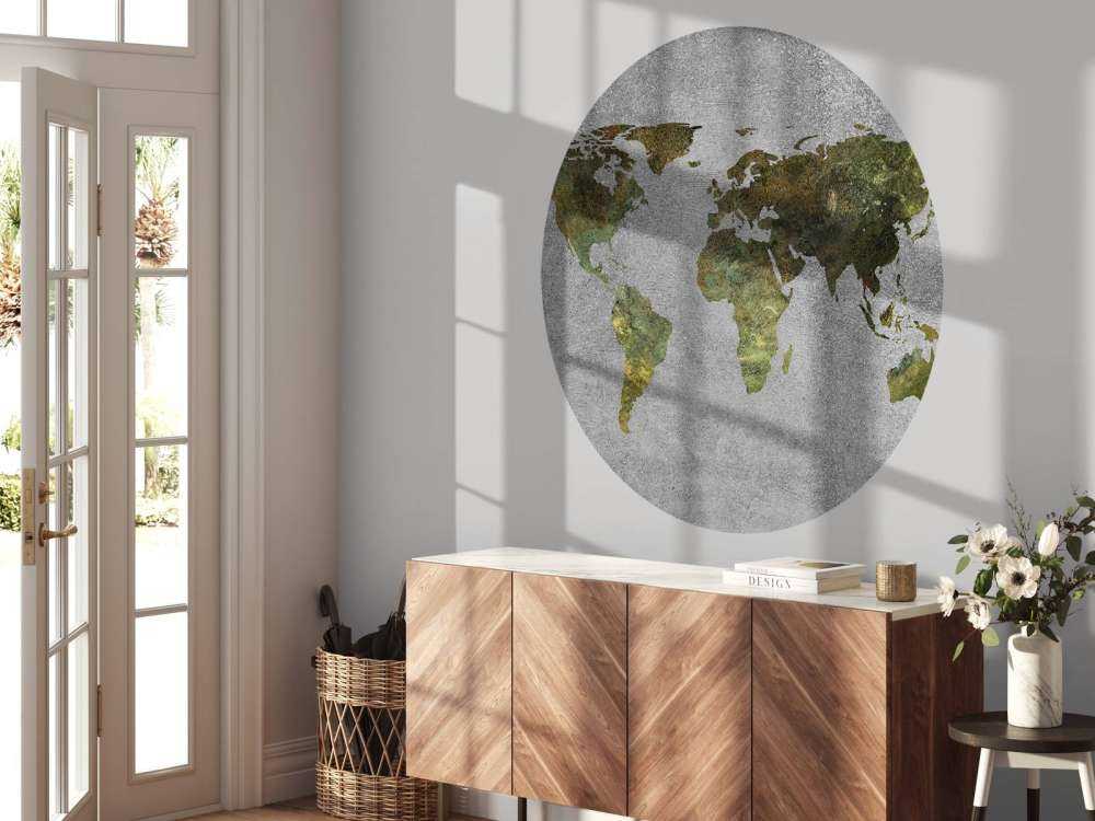 Wereldkaart met groene structuur op grijs beton