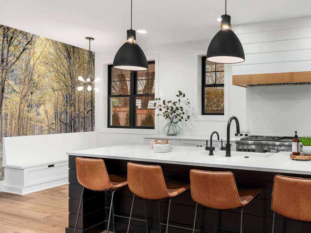 Bosweg tijdens de herfst