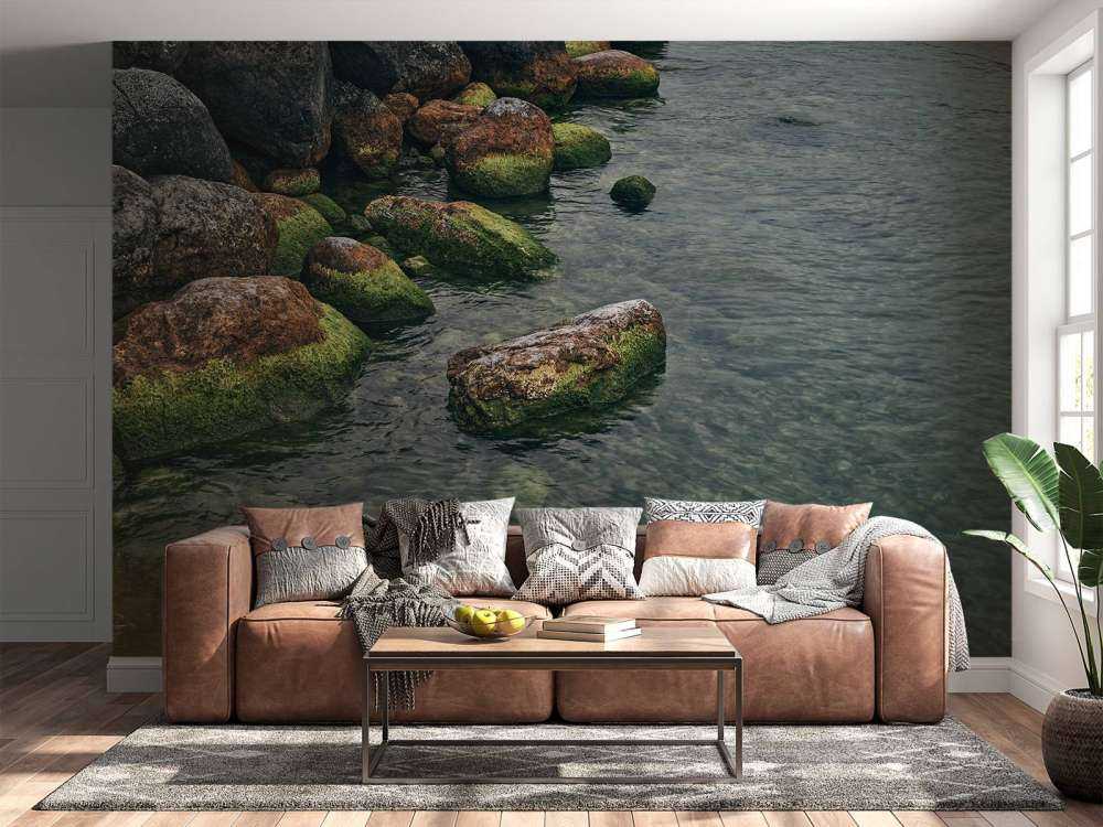 Rotsblokken bij bergmeer