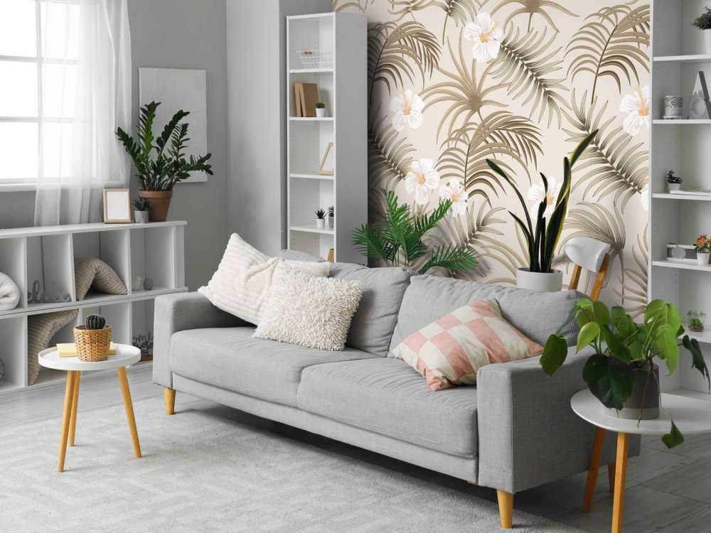 Palmboombladeren en bloemen