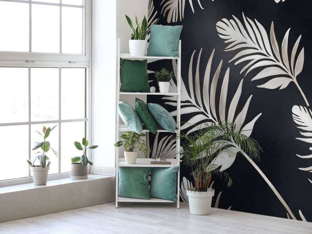 Golden leaves on dark Silver