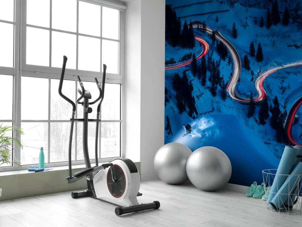 Nachtelijke afdaling in bergbochten