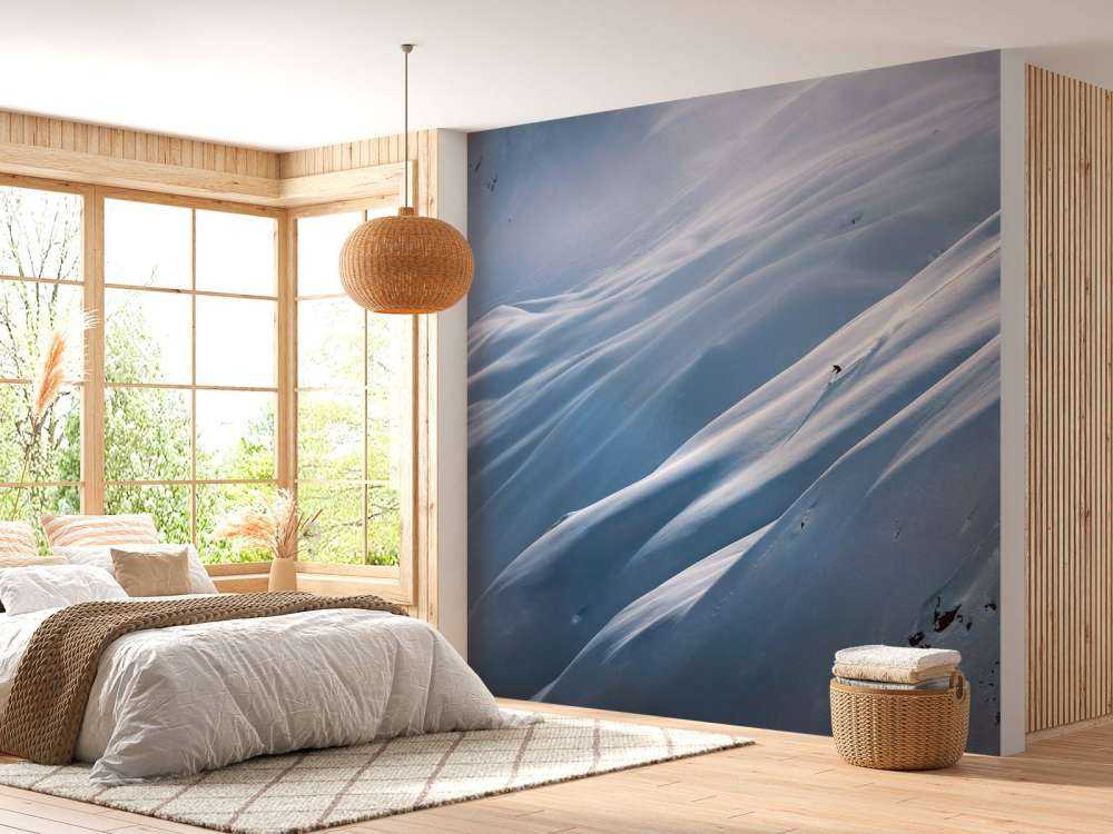 Freeride afdaling op poedersneeuwhelling