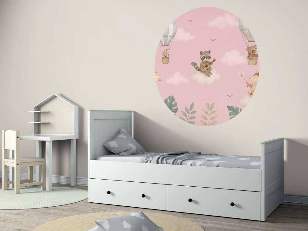 Luchtspel in roze wolkenlucht