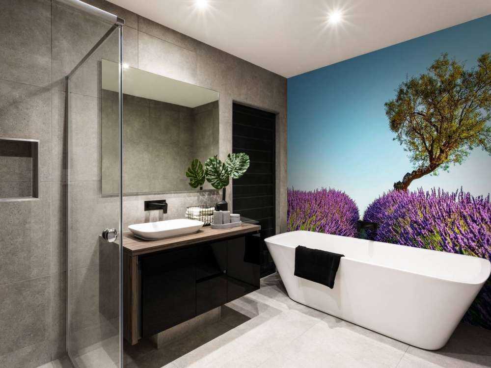 Lavendelpad onder blauwe hemel