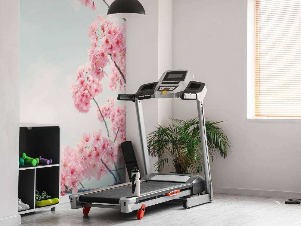 Bloesem met wolken op achtergrond