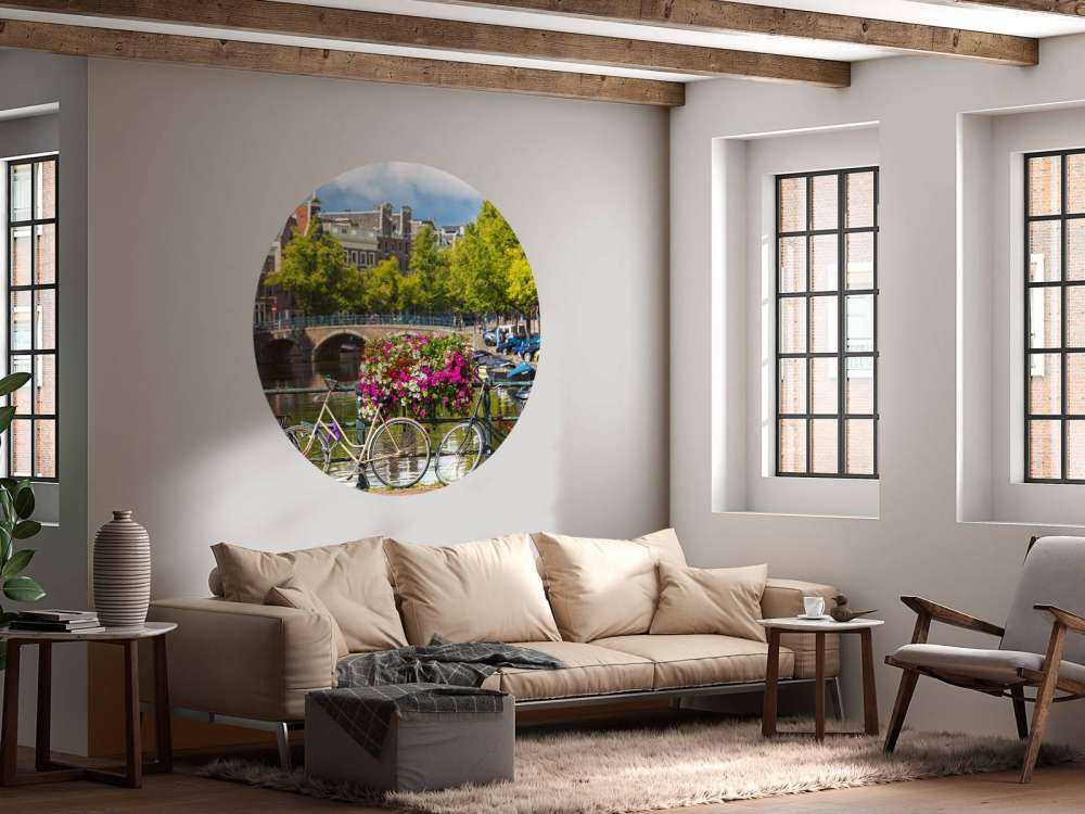 Fietsen op een Amsterdamse brug