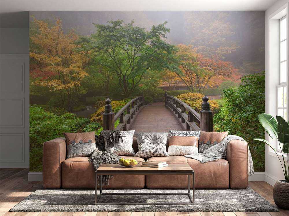 Houten brug in een Japanse tuin