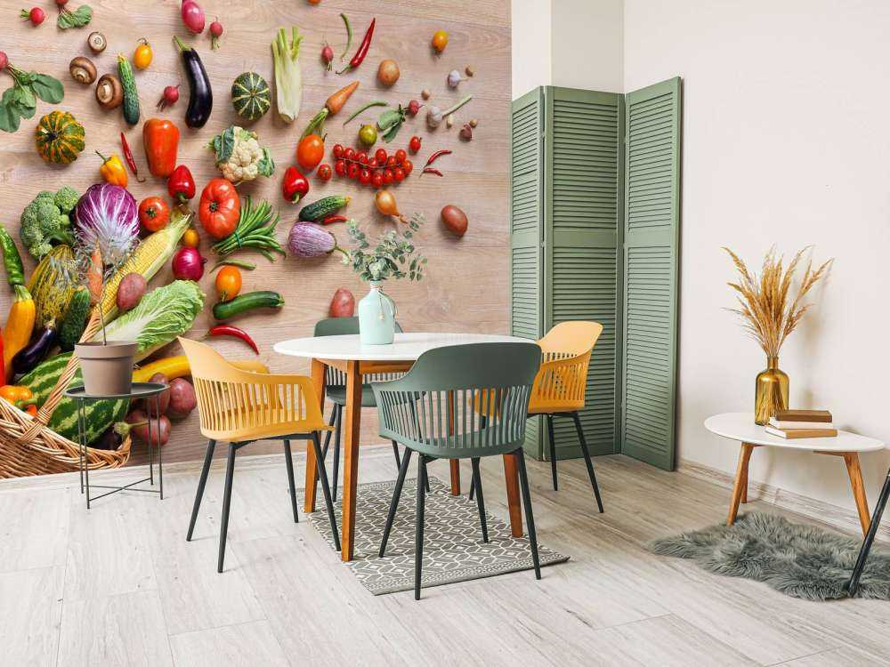 Mand met groenten en fruit