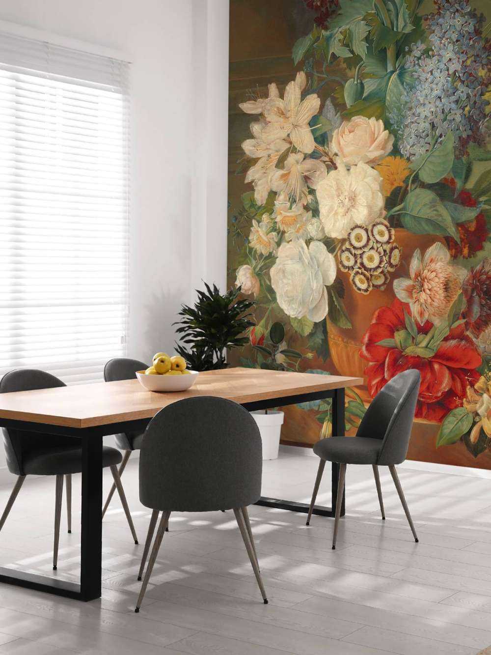 Bloemen in een terracotta vaas