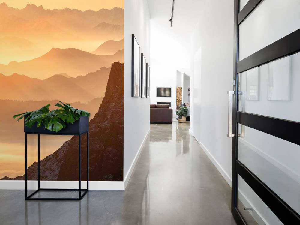 Gouden gloed over berglagen