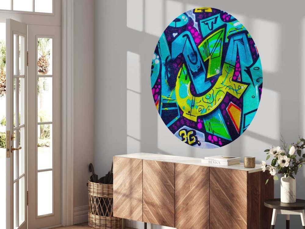 Kleurrijke graffiti creatie op een muur