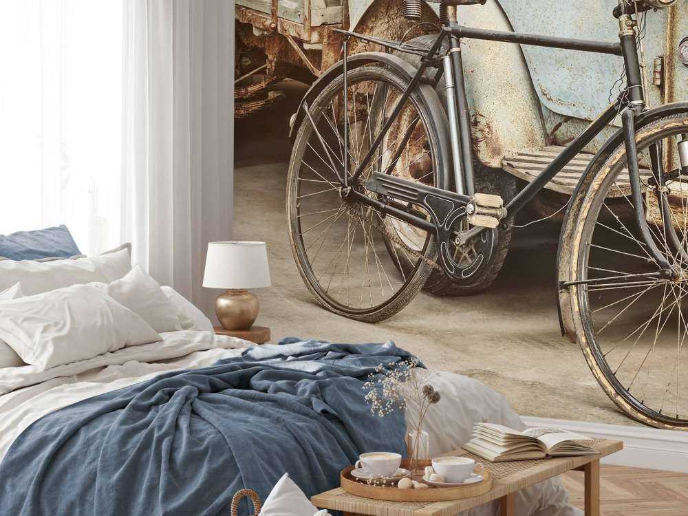 Retro oude fiets met vrachtwagen