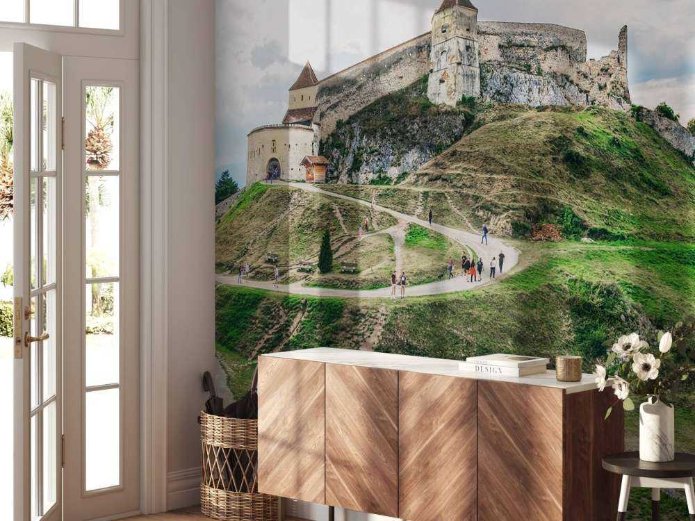 Cetatea Râșnov op een bewolkte dag